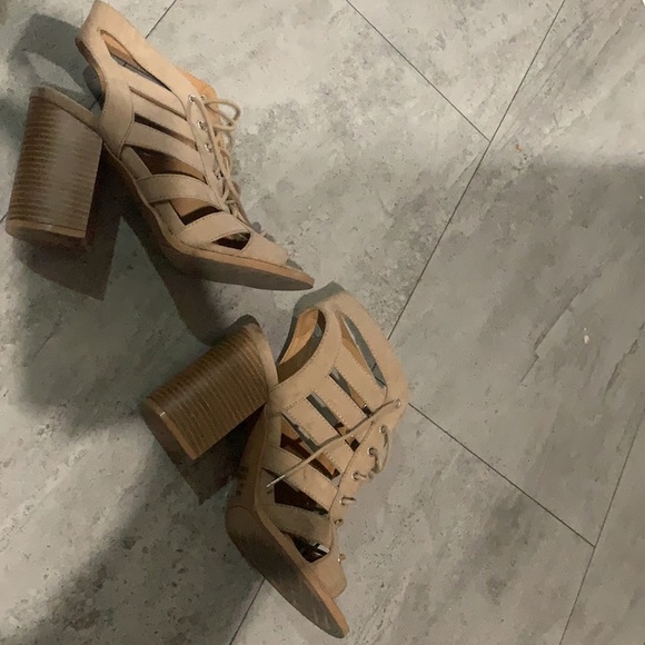 Beige tan wedge heels size 7 - Picture 2 of 2